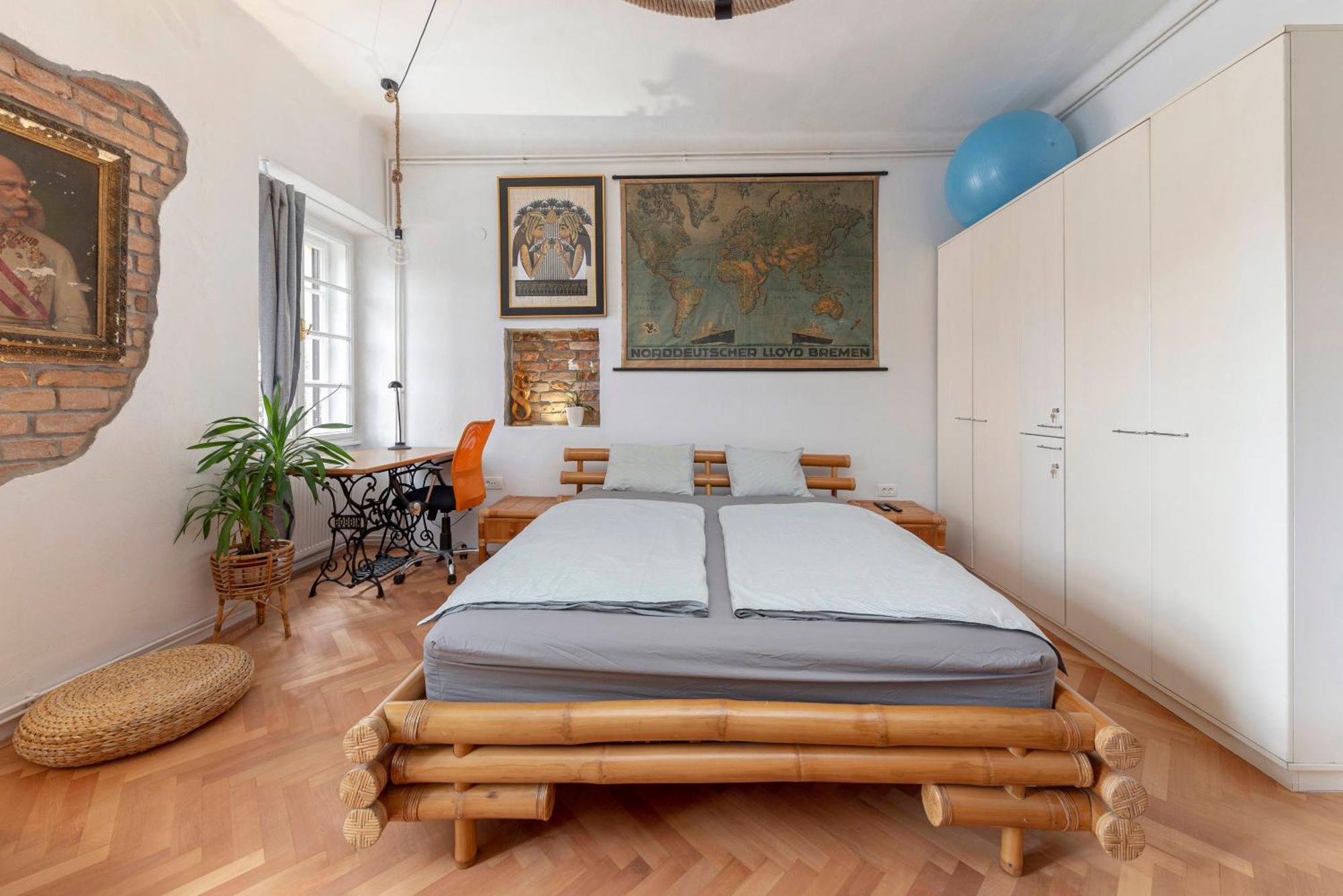 Historical Caserne Apartment Любляна Екстер'єр фото