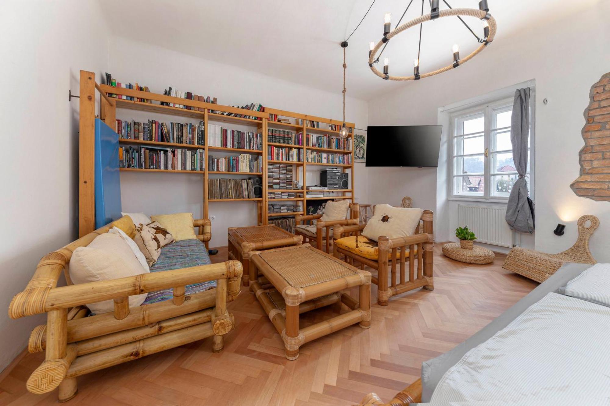 Historical Caserne Apartment Любляна Екстер'єр фото