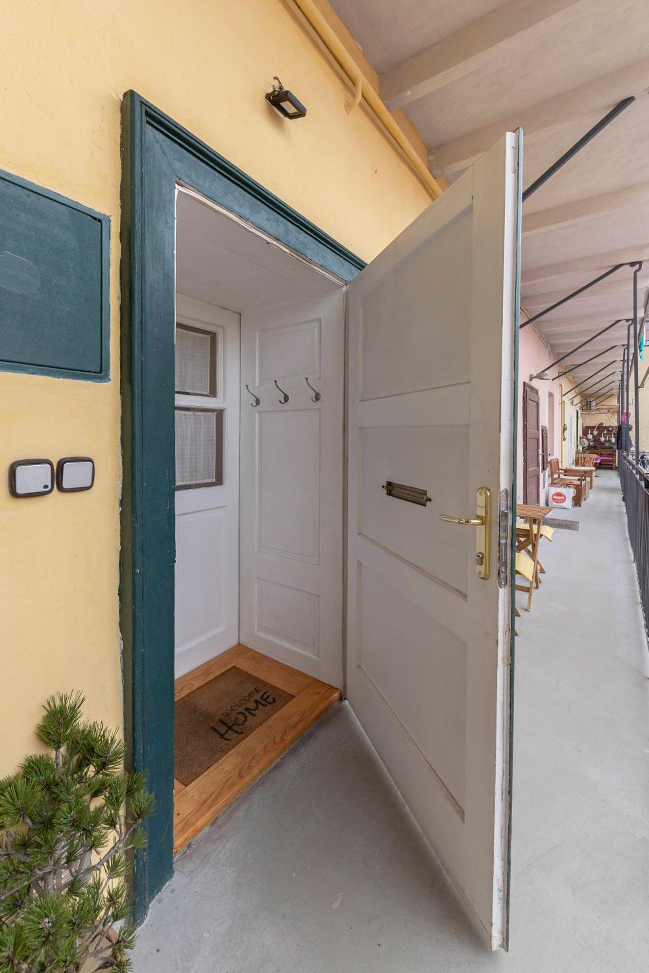 Historical Caserne Apartment Любляна Екстер'єр фото