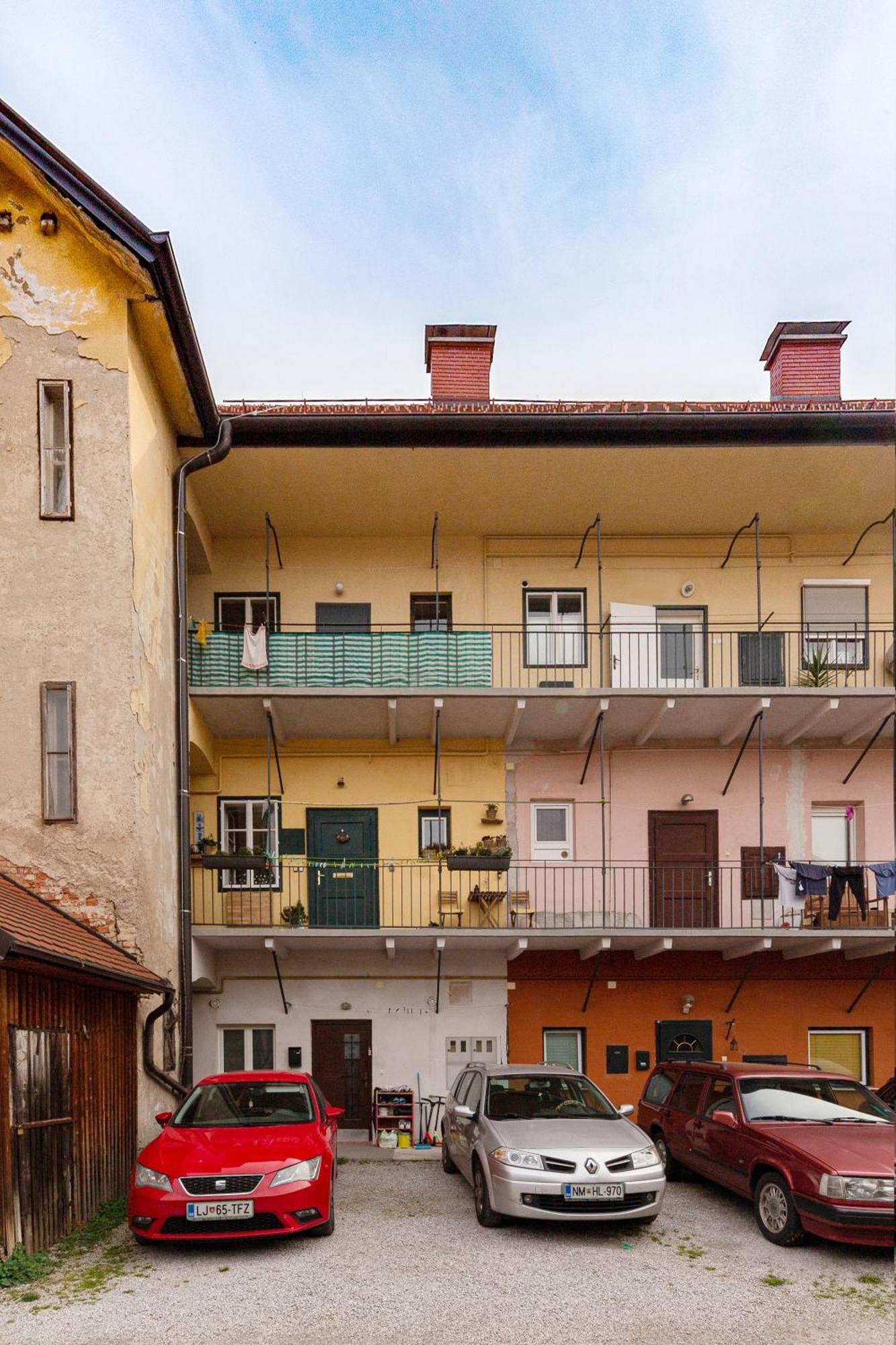 Historical Caserne Apartment Любляна Екстер'єр фото